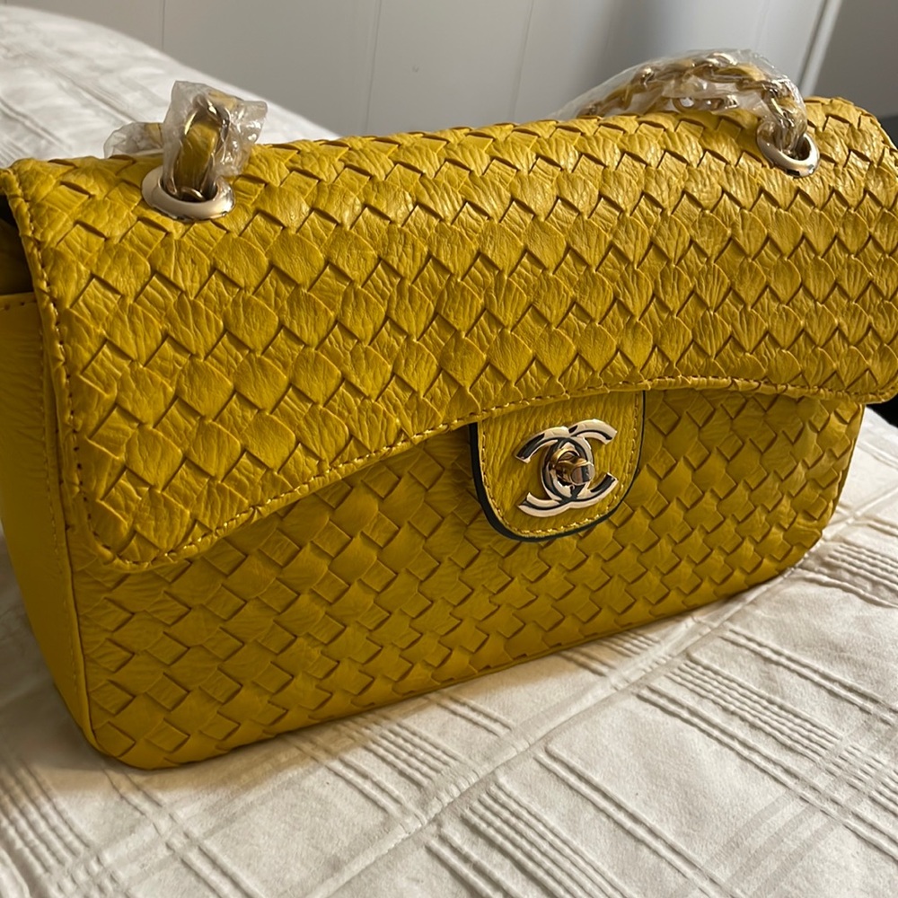 Shoulder bag